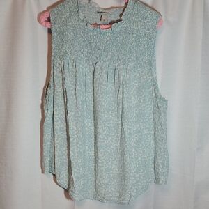 Ava & Viv Light Blue Patterned Sleeveless Blouse